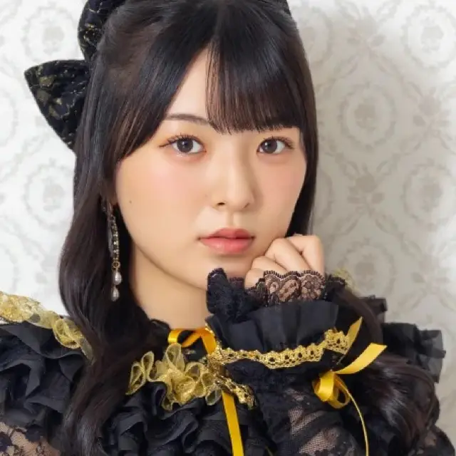 村越彩菜